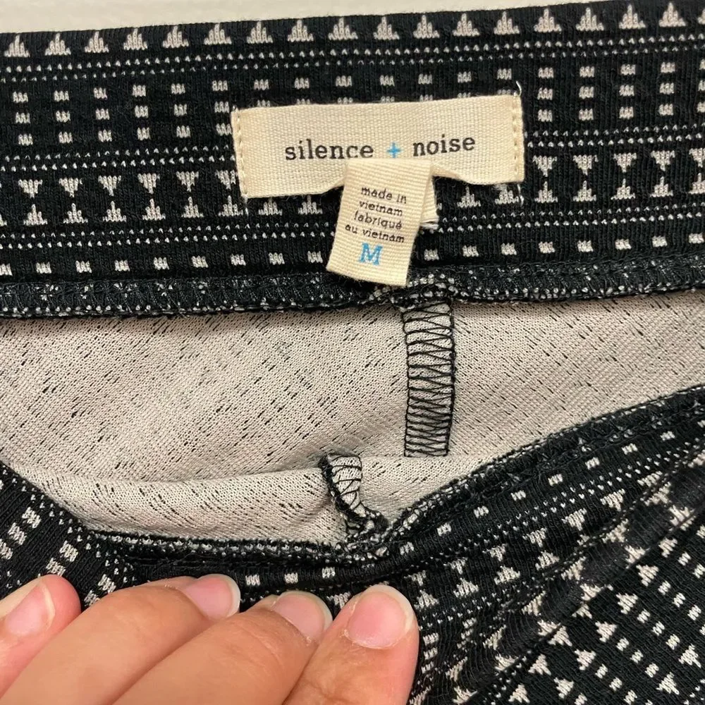 Urban Outfitters Black and White Tribal Print Bodycon Pencil Skirt SZ M